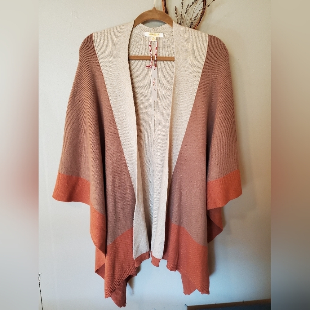 Cozy Color Block Wrap - Picture 2 of 9